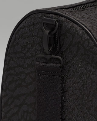 NIKE公式】ジョーダン アイコン ダッフルバッグ (40L).オンライン